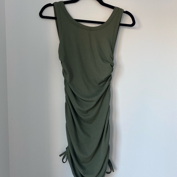 Green tank dress - Picture 2 of 4